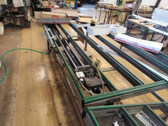 Used URBAN V995 Assembly table for Sale (Auction Premium) | NetBid Industrial Auctions